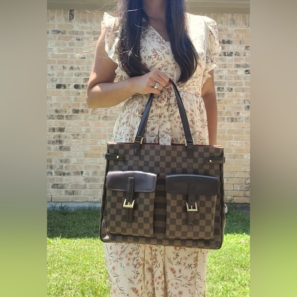 Damier Ebene Uzes Tote Bag - Picture 2 of 16